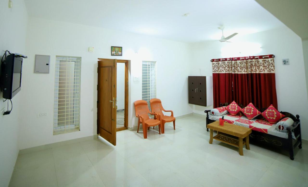 Truelife Homestays - Alamelu Avenue - Fully Furnished Ac 2Bhk Apartments In Tirupati - Walkable To Restaurants & Super Market - Fast Wifi - Kitchen - Easy Access To Airport, Railway Station, Sri Padmavathi & Tirumala Temple 외부 사진