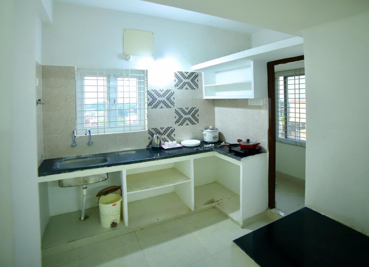 Truelife Homestays - Alamelu Avenue - Fully Furnished Ac 2Bhk Apartments In Tirupati - Walkable To Restaurants & Super Market - Fast Wifi - Kitchen - Easy Access To Airport, Railway Station, Sri Padmavathi & Tirumala Temple 외부 사진