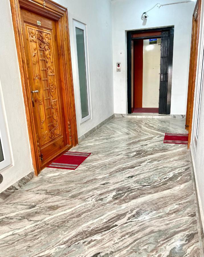 Truelife Homestays - Alamelu Avenue - Fully Furnished Ac 2Bhk Apartments In Tirupati - Walkable To Restaurants & Super Market - Fast Wifi - Kitchen - Easy Access To Airport, Railway Station, Sri Padmavathi & Tirumala Temple 외부 사진